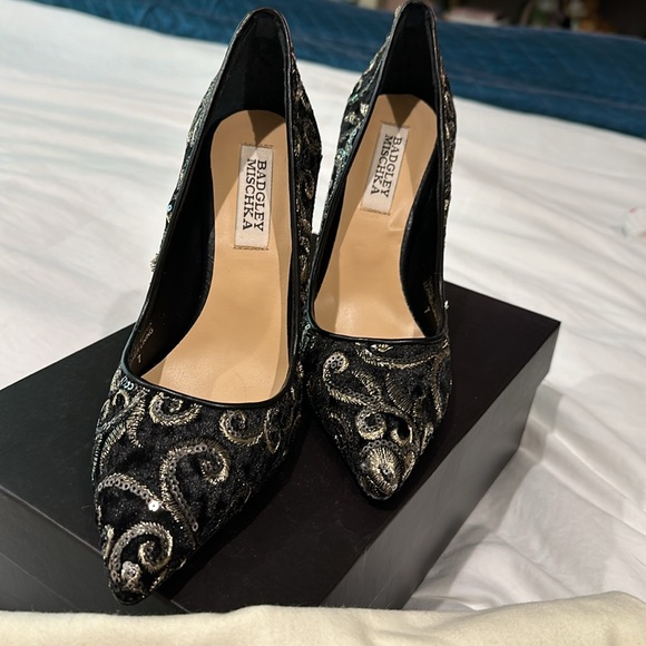 Badgley Mischka Pumps - Picture 2 of 8